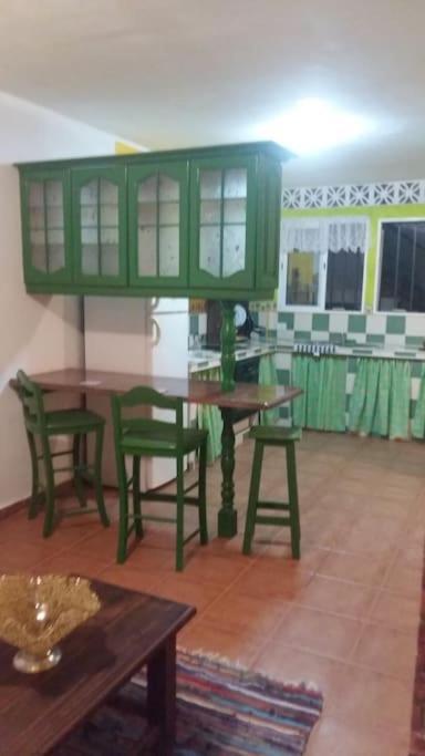 Habitacion En Un Bajo 2 Camas Individual Casa Compartida Абадес Экстерьер фото