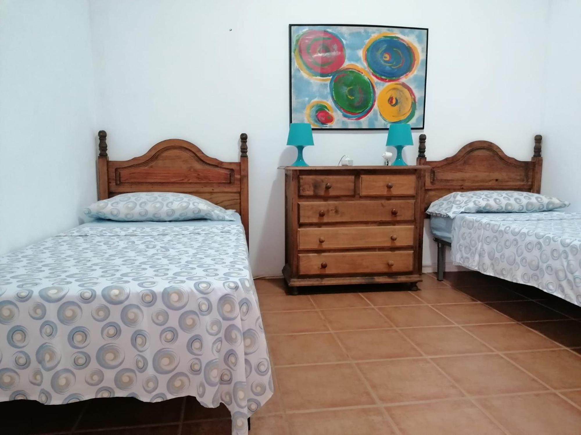 Habitacion En Un Bajo 2 Camas Individual Casa Compartida Абадес Экстерьер фото