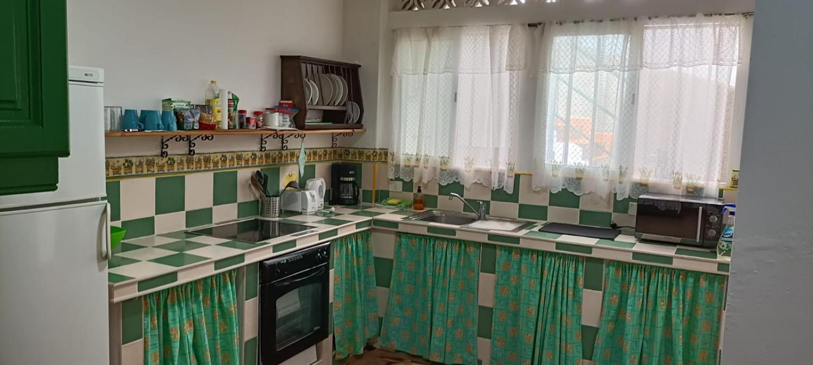 Habitacion En Un Bajo 2 Camas Individual Casa Compartida Абадес Экстерьер фото
